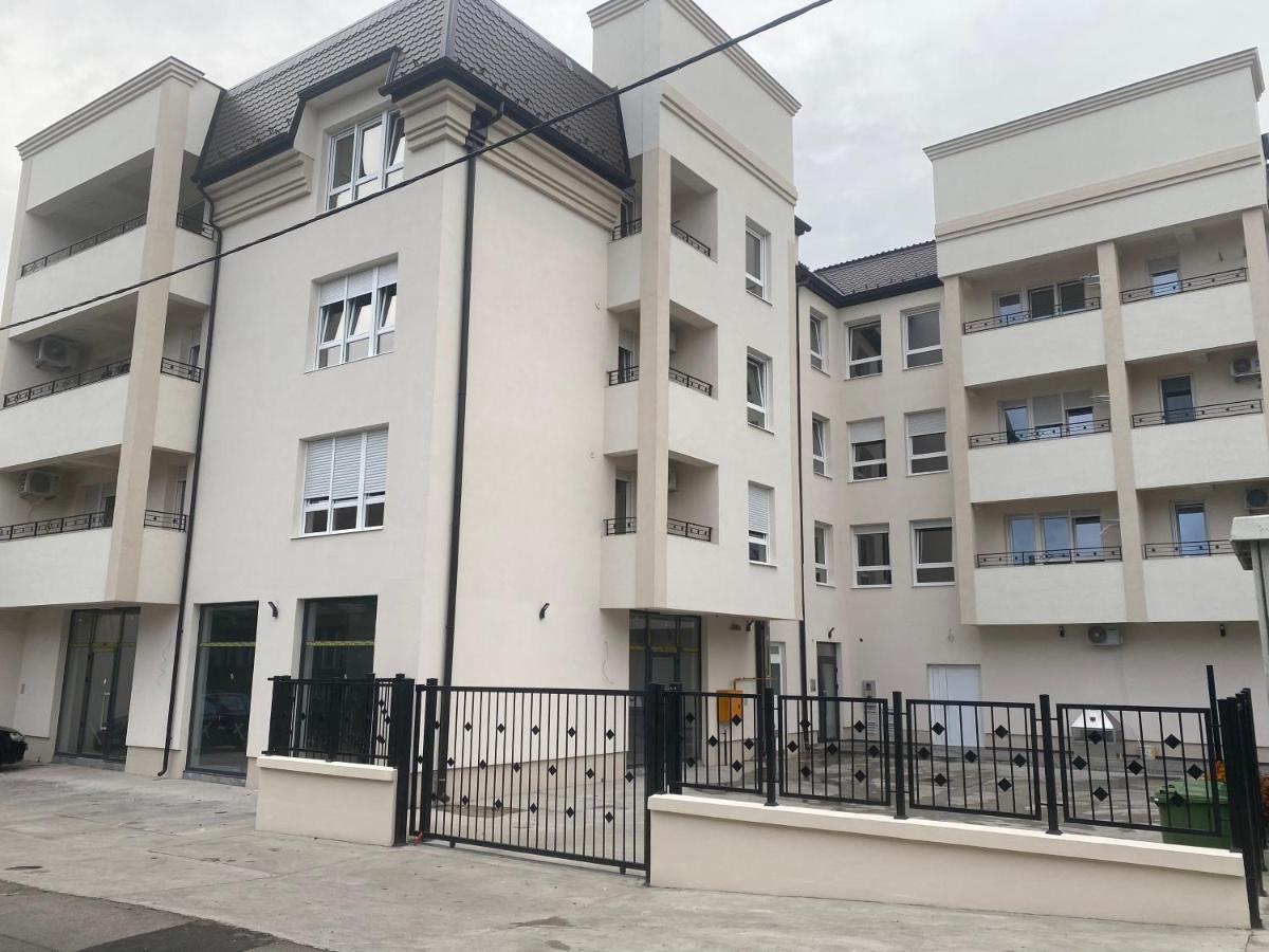 Apartman Mdb Lux スボティツァ エクステリア 写真