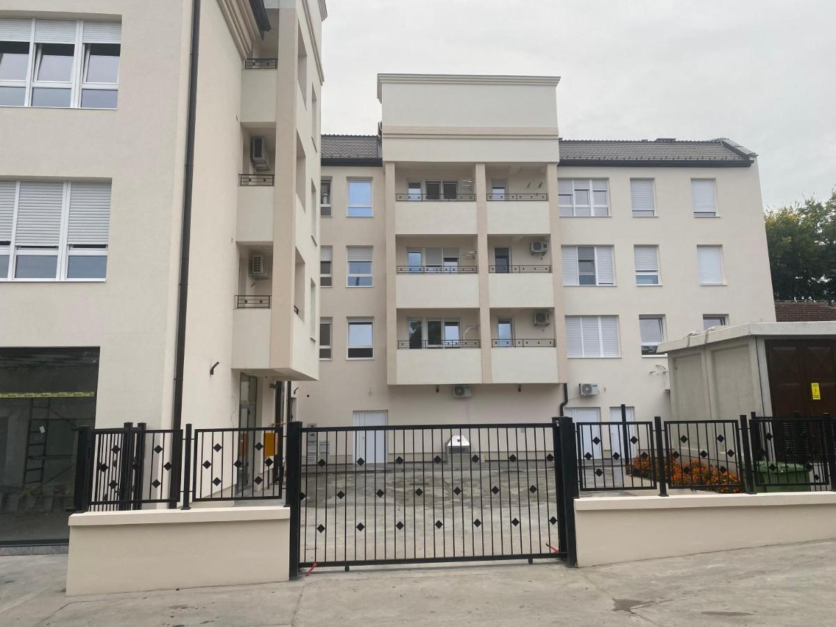 Apartman Mdb Lux スボティツァ エクステリア 写真